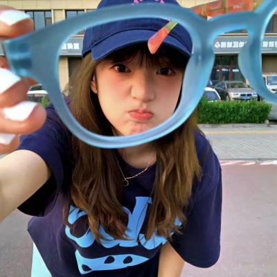 莫斯科来的香烟女孩